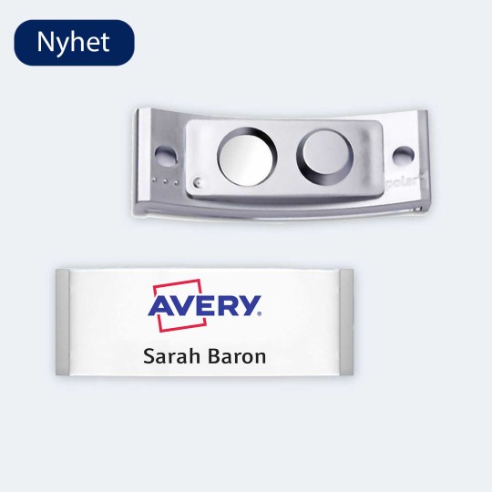 Nyhet: Magnetisk namnskylt. Skylten har en böjd metallram och en magnetisk baksida med två runda magneter.