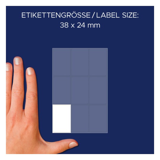 Storleksjämförelse med hand, Artikel: 3045, ett ark med multifunktionsetiketter, format: 38 x 24 mm, färg: vit.