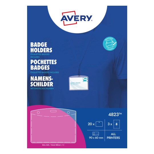 Bilden visar en brickhållare från Avery, med produktdetaljer som 'Brickhållare', dimensioner och ett exempel på namnskylt. Den är designad för alla skrivare.