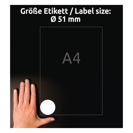 Storleksjämförelse med hand, artikel: 6225-10, ett ark runda etiketter, format: ⌀ 51 mm, färg: vit.