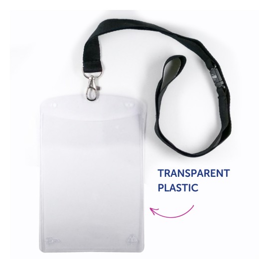 Bilden visar en transparent plastbricka hållare fäst vid en svart rem. Hållaren är tom och har ett klämma högst upp för fastsättning.