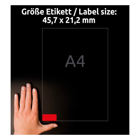 Storleksjämförelse med hand, Artikel: L6038-20, ett ark färgade etiketter, avtagbara, format: 45,7 x 21,2 mm, färg: röd
