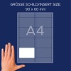 Storleksjämförelse med hand, artikel: L4728-20, ett ark insättningsskyltar, format: 60 x 90 mm, färg: vit.