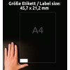 Storleksjämförelse med hand, artikel: L4736REV-25, ett ark universala etiketter, avtagbara, format: 45,7 x 21,2 mm, färg: vit.