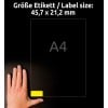 Storleksjämförelse med hand, artikel: L6103-20, ett ark väderbeständiga folieetiketter, format: 45,7 x 21,2 mm, färg: Gul.