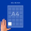 Hand bredvid A4-arkmockup med 45×45 mm rutnät och en vit kvadrat?