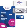 Förpackningsavbildning med etikettark: Avery Zweckform, Artikel: POL30MA66-20DR, Magnetiska namnskyltar, Format: 70 x 30 mm, Lämplighet för utskrift: Färglaser, Laser svart/vit, Bläckstråle, Innehåll: 20 skyltar / 90 insticksskyltar / 5 ark, 18 kort/ark.