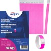 En bild som visar ett paket med rosa tåliga pappersarmband från Avery, som visar förpackningen och några armband.